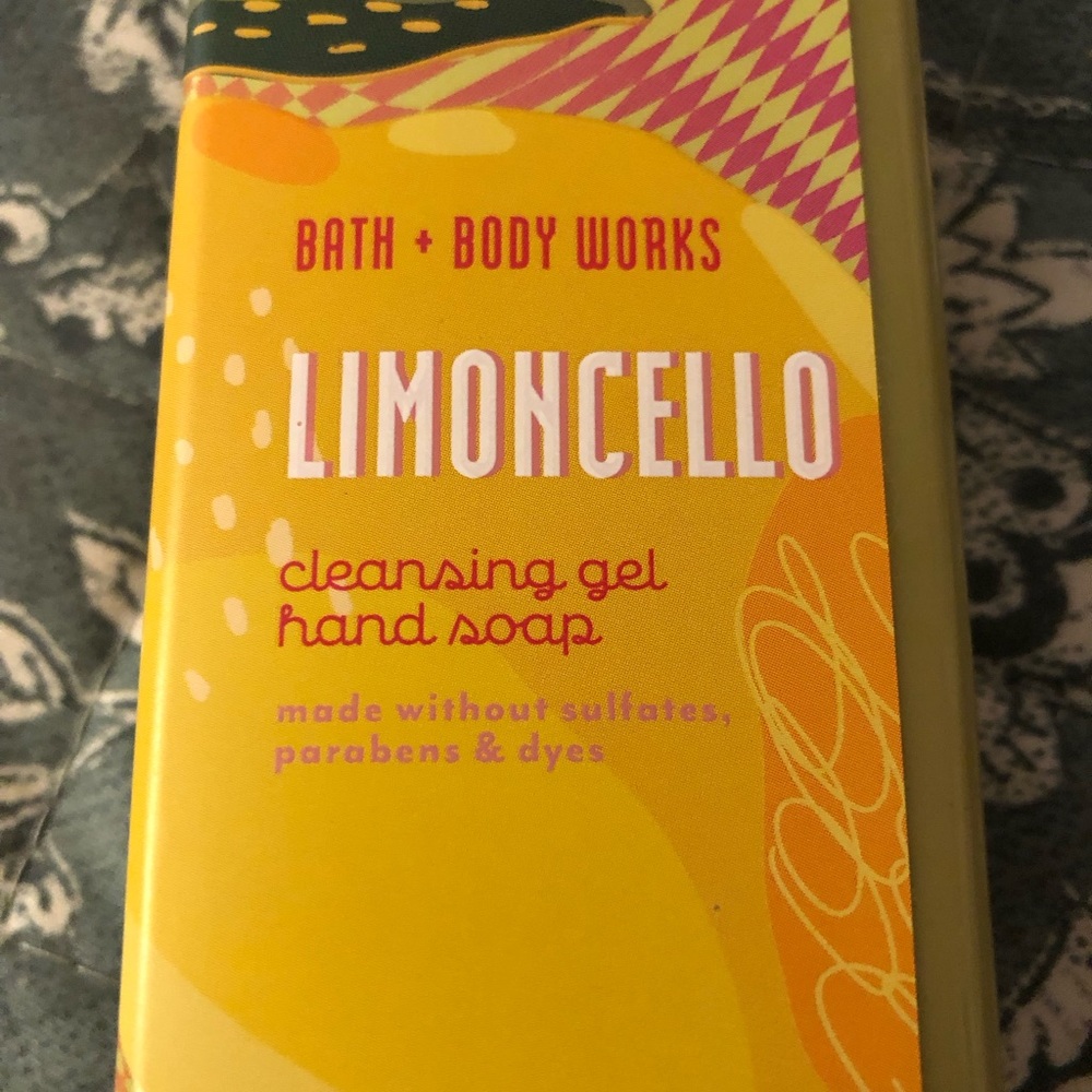 NWT Bath & Body Works 4 Pc Limoncello Hand Soap - Picture 2 of 4